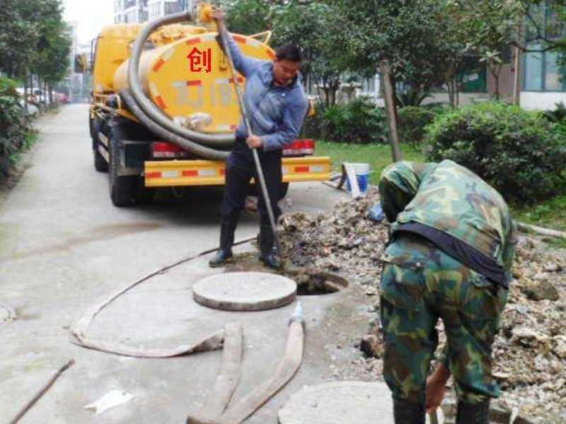 昆明盘龙区清理化粪池清理污水池抽粪抽污水公司联系方式